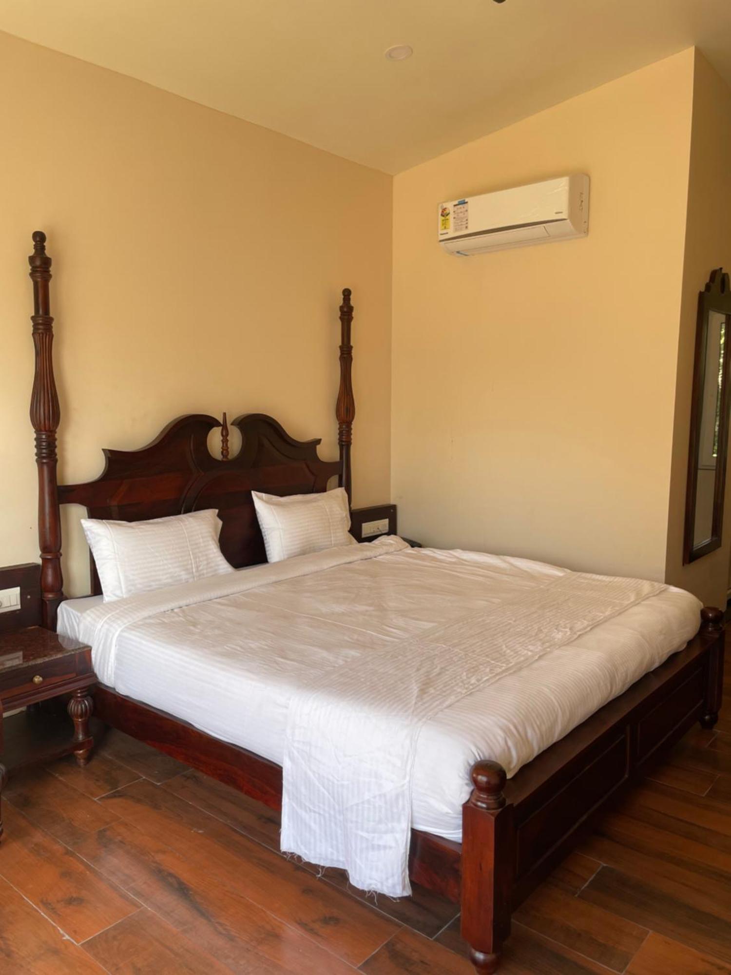 Vrindavan Greens Resort Udaipur Buitenkant foto