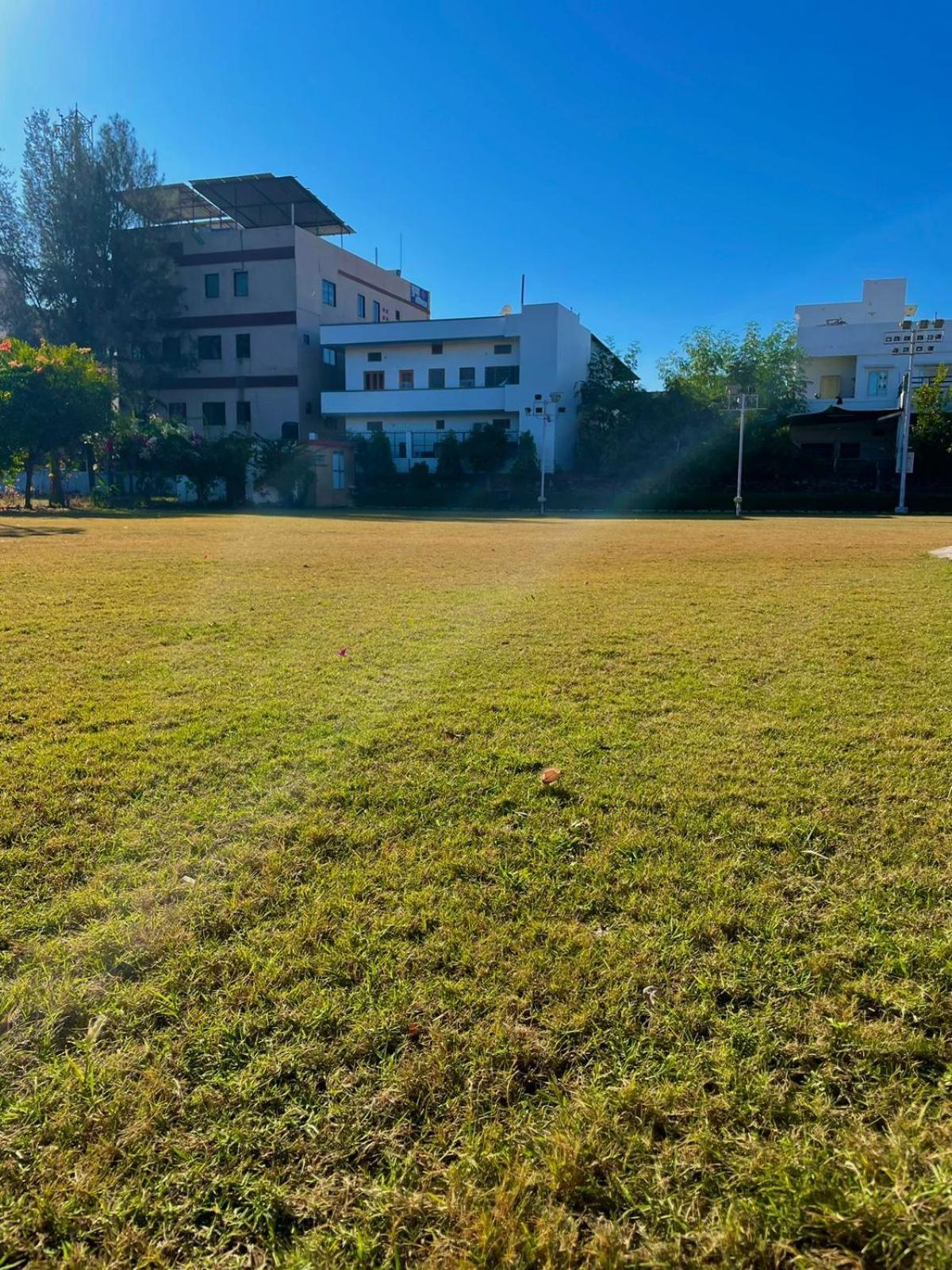 Vrindavan Greens Resort Udaipur Buitenkant foto