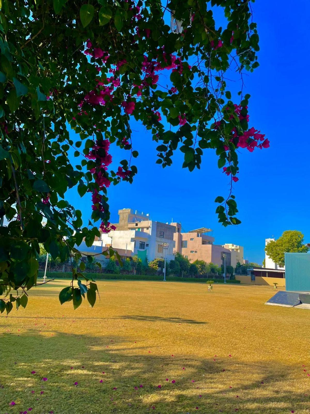 Vrindavan Greens Resort Udaipur Buitenkant foto